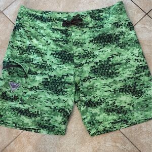 Columbia PFG Digital Camo Green Men's Athletic Shorts